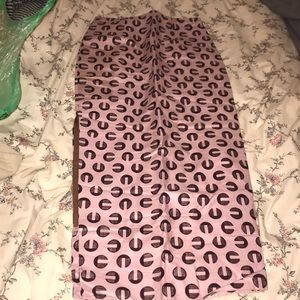 Pencils skirt with slit